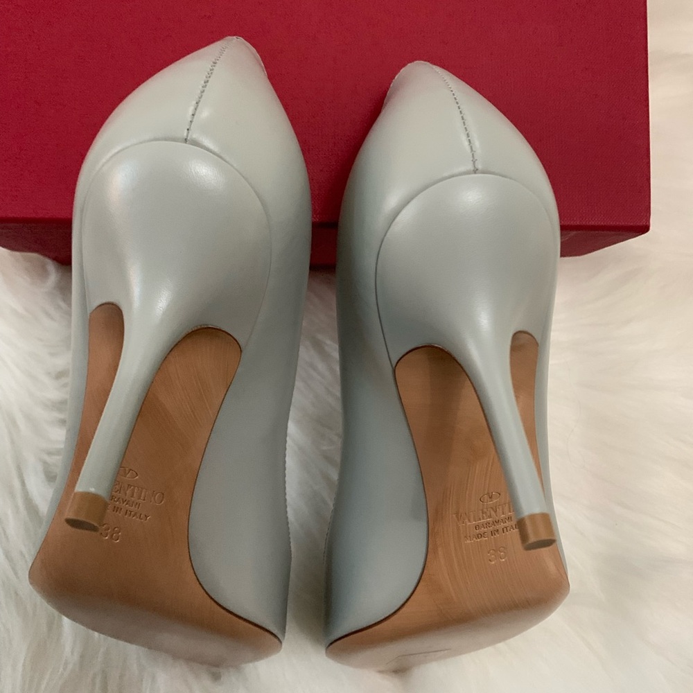 Valentino Grey VLogo Pumps - Picture 8 of 10